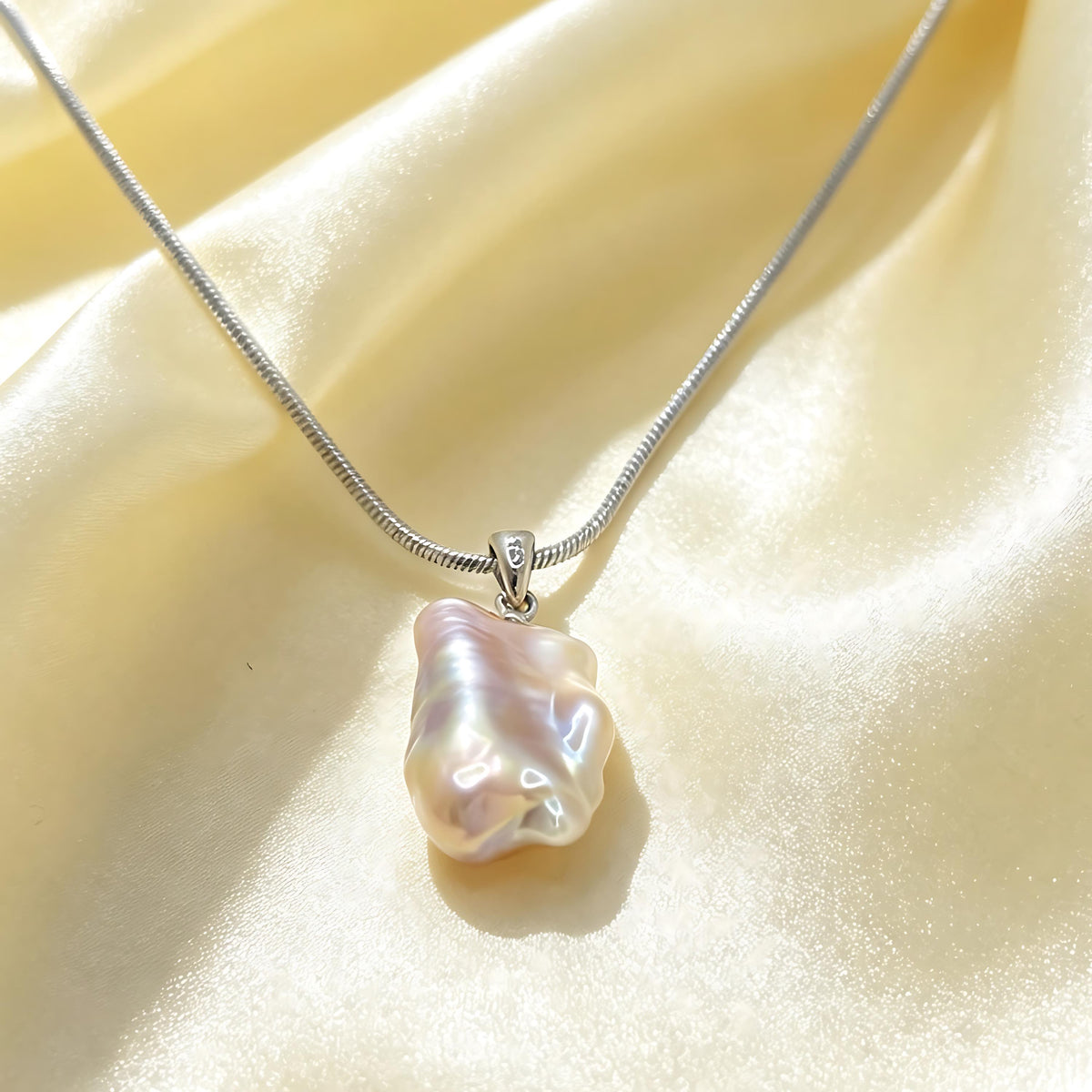 Baroque pearl pendant with S925 snake chain necklace