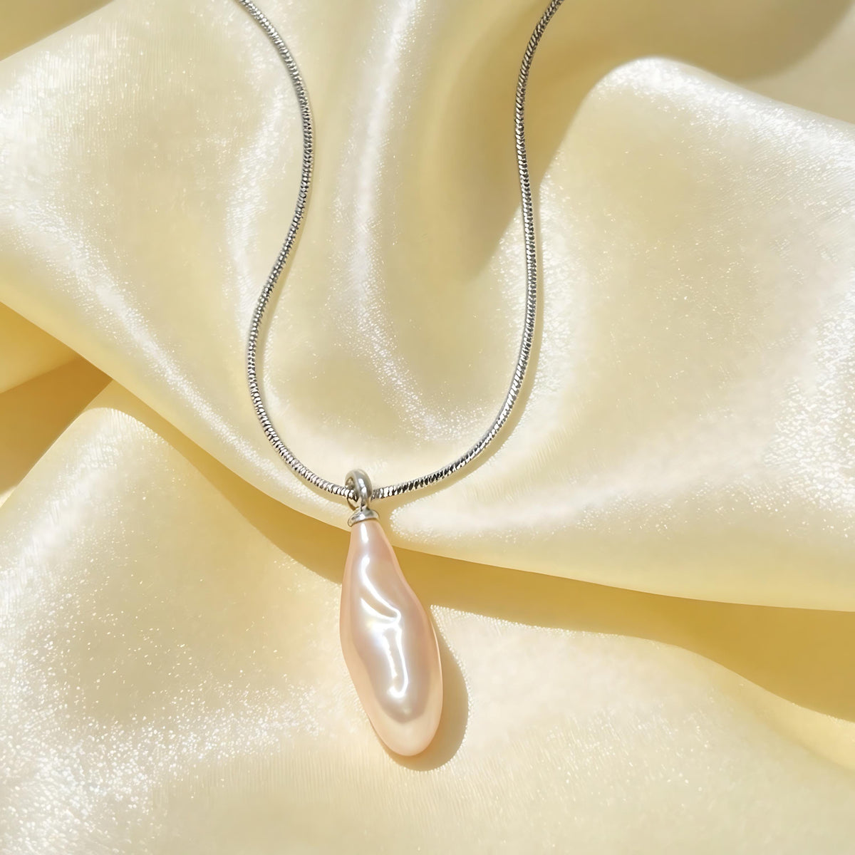 Baroque pearl pendant with S925 snake chain necklace